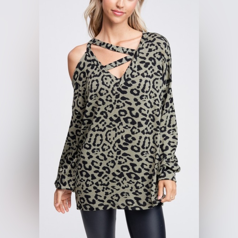White Birch Hunt You Down Sage Cheetah Tunic Top Green size S